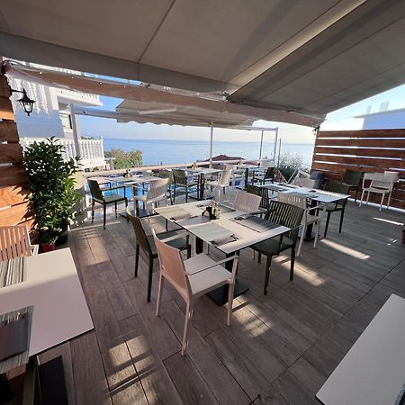 Amarylis Beachfront Studios Amoudi Luaran gambar