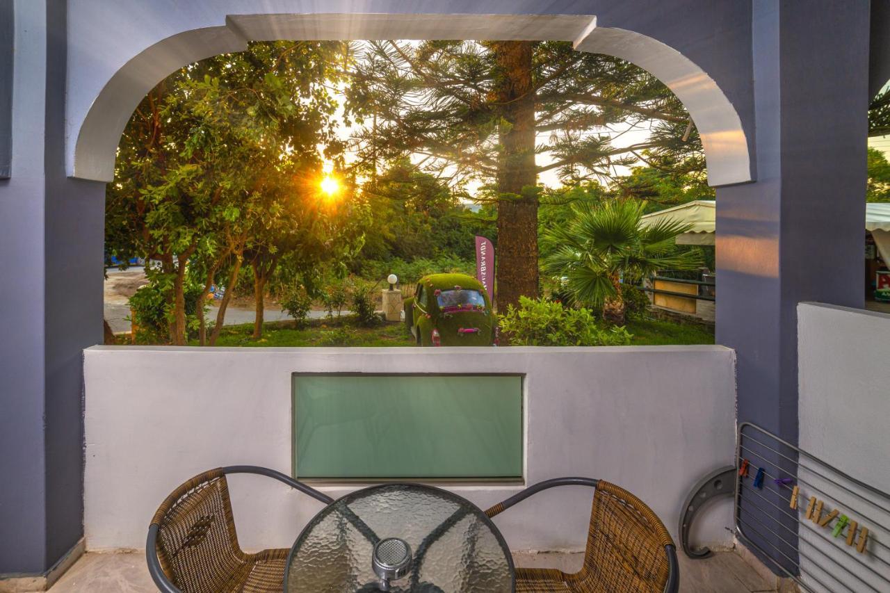 Amarylis Beachfront Studios Amoudi Luaran gambar