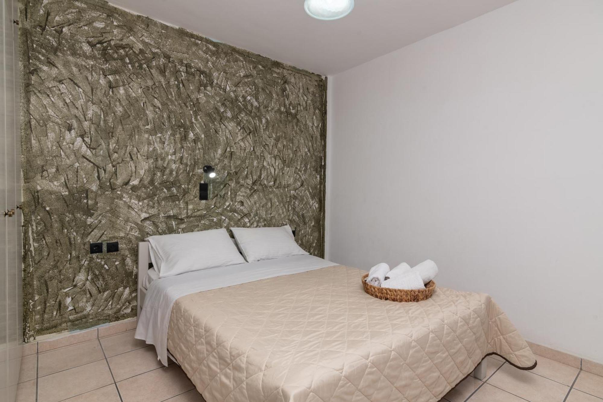 Amarylis Beachfront Studios Amoudi Luaran gambar