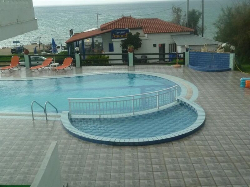 Amarylis Beachfront Studios Amoudi Luaran gambar